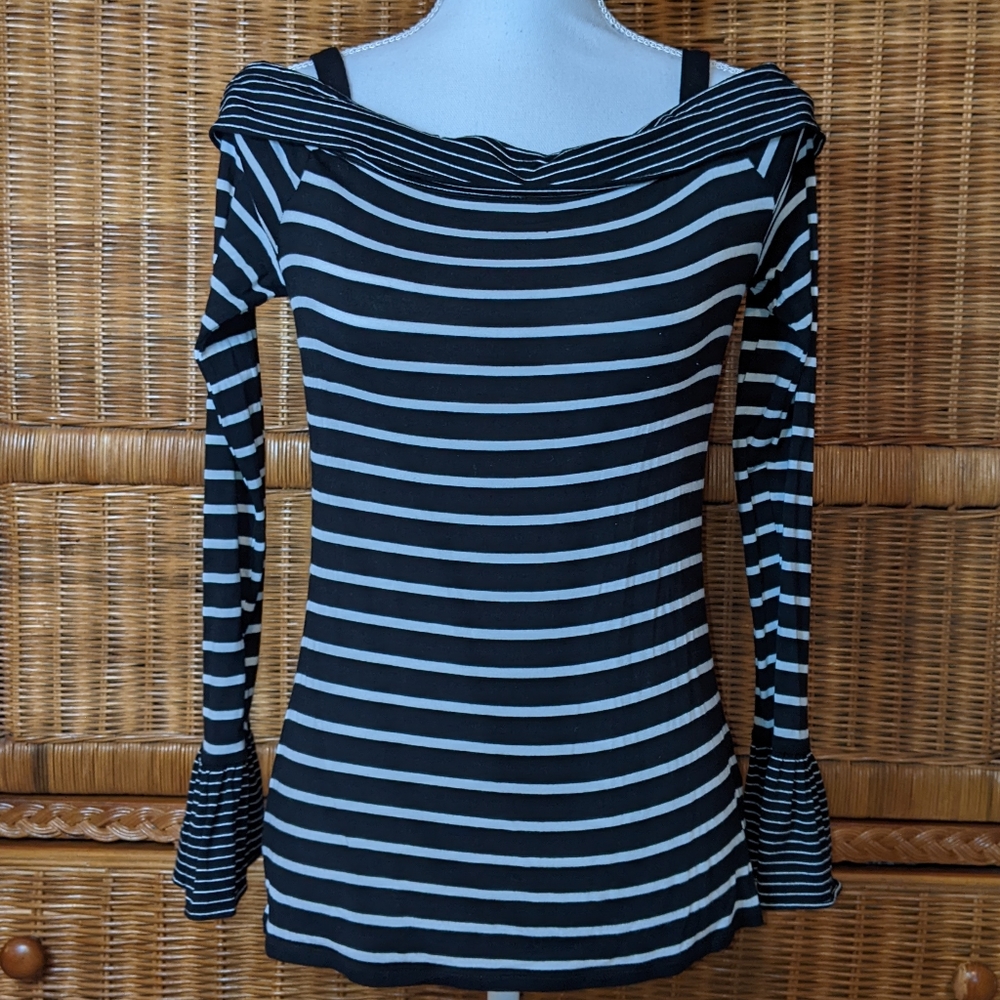 White House black market off the shoulder top SMALL